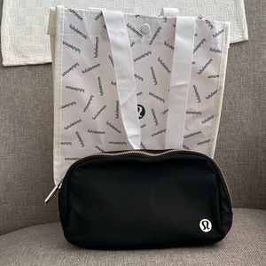 NEW Lululemon Everywhere Belt Bag